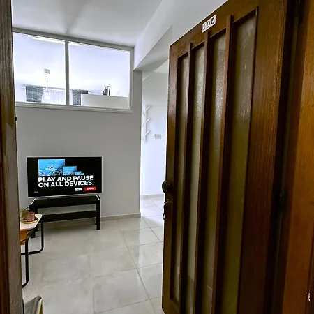 Engomi Apartman